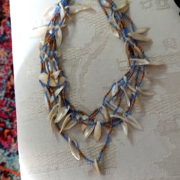 Handcrafted 5 Multi Strand sea shelk Beaded necklace - Picture 2 of 11